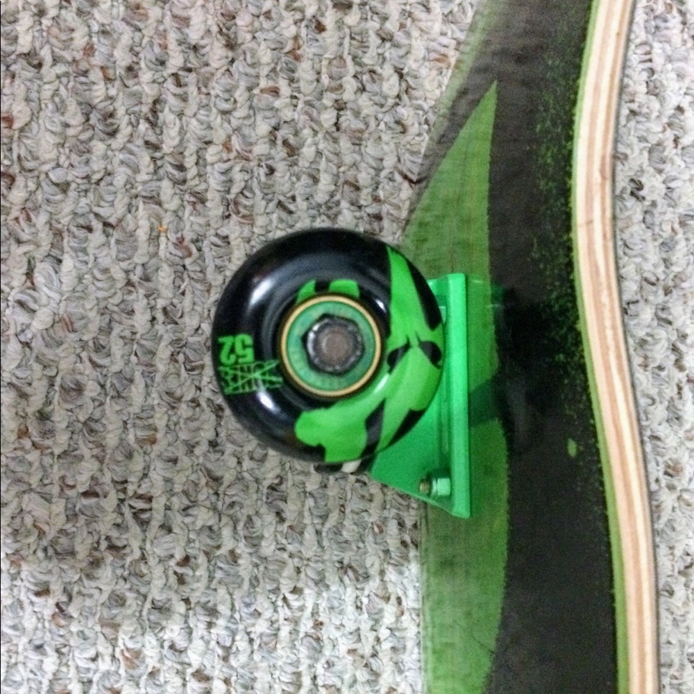 🔴SOLD🔴 DGK Shake Junt! Skateboard - Picture 4 of 6